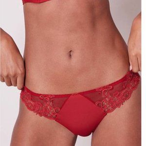New w/tags, Simone Perele "Saga" thong with embroidered lace. Size M